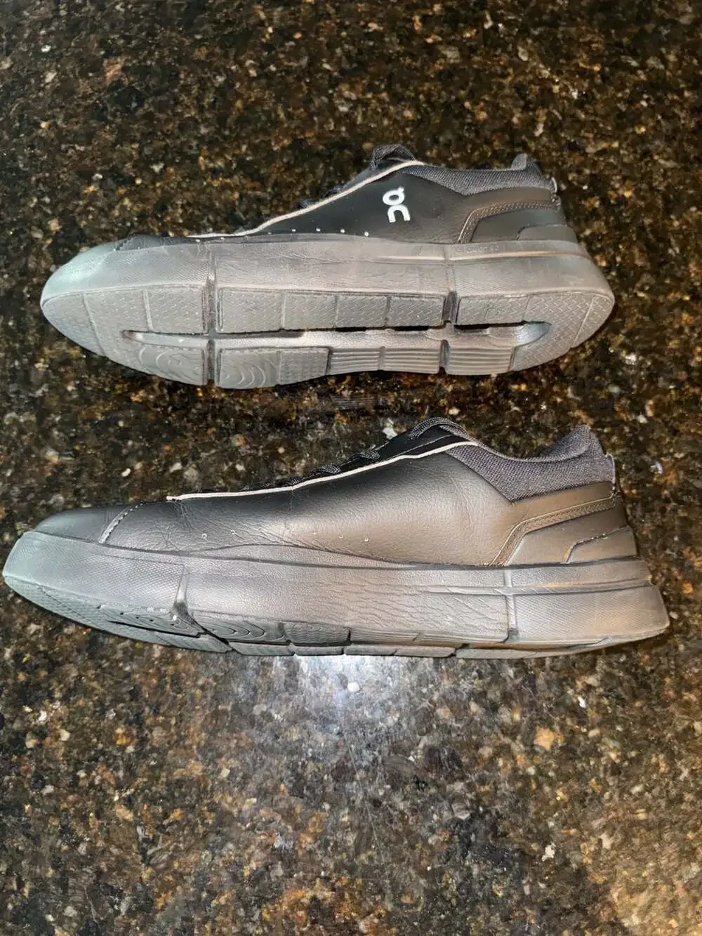 On The Roger Advantage Black Black Sneakers-8